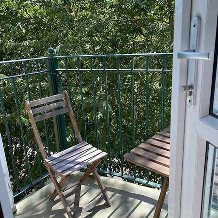Lovely 2 Bedroom Flat In Greater 런던 외부 사진