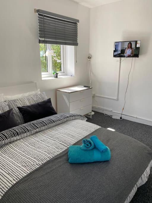 Lovely 2 Bedroom Flat In Greater 런던 외부 사진