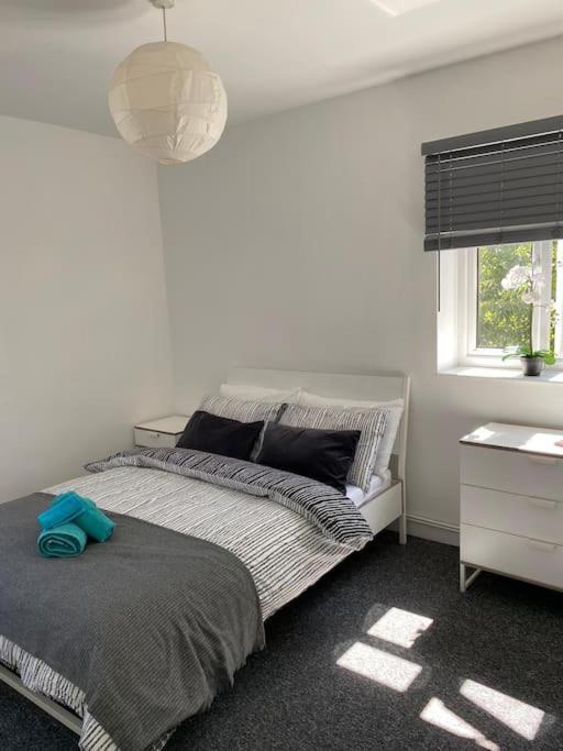 Lovely 2 Bedroom Flat In Greater 런던 외부 사진