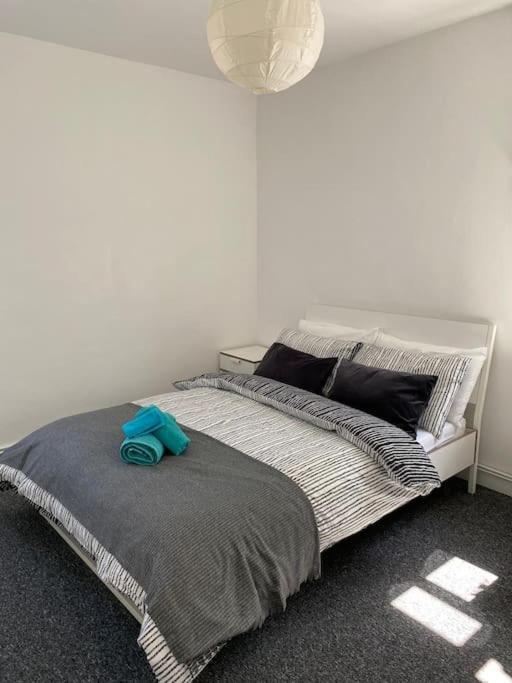 Lovely 2 Bedroom Flat In Greater 런던 외부 사진
